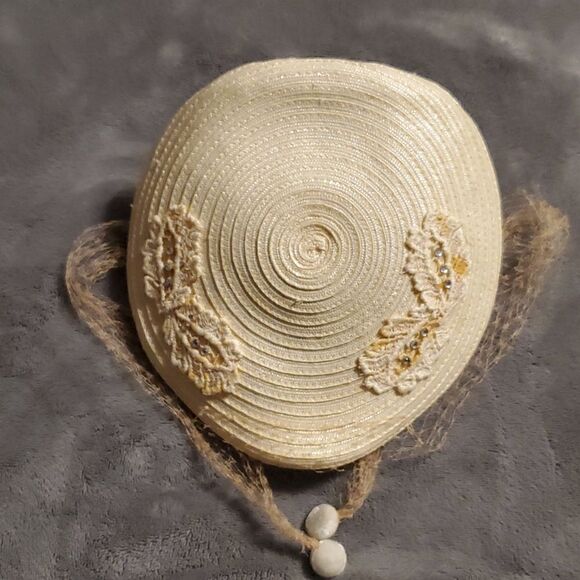 50’s cream straw weave Veiled Beret Church Hat - Picture 6 of 6